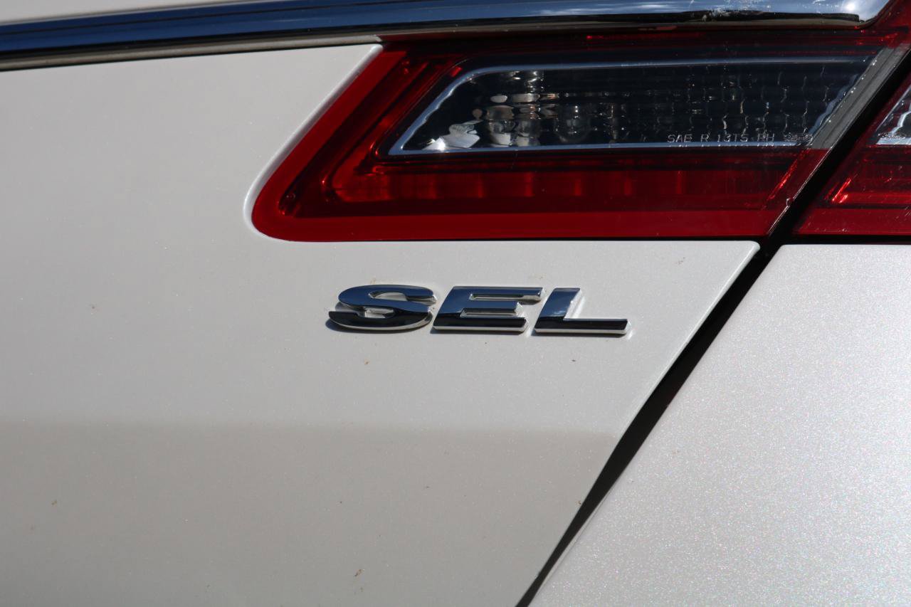 Used 2019 Ford Taurus SEL w/ Equipment Group 201A FWD image 12
