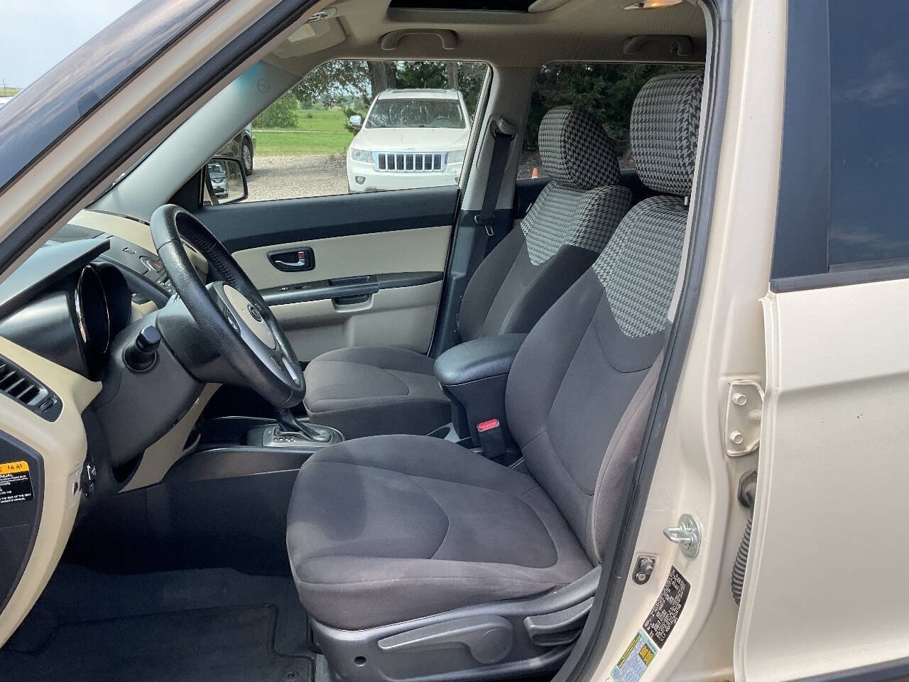 Used 2011 Kia Soul ! FWD image 13