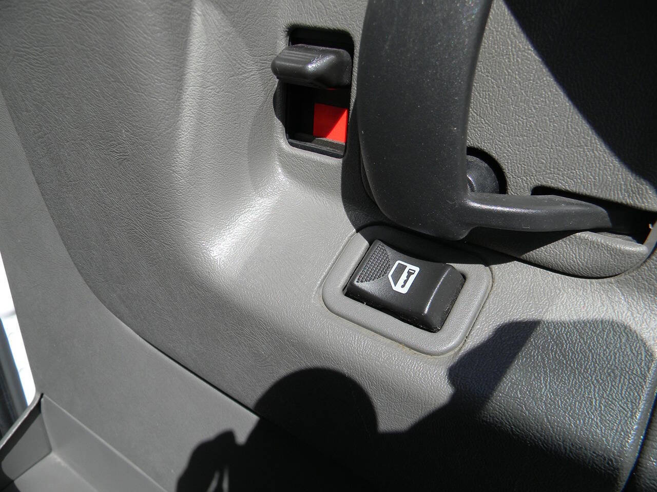 Used 2015 Chevrolet Express 2500 image 11