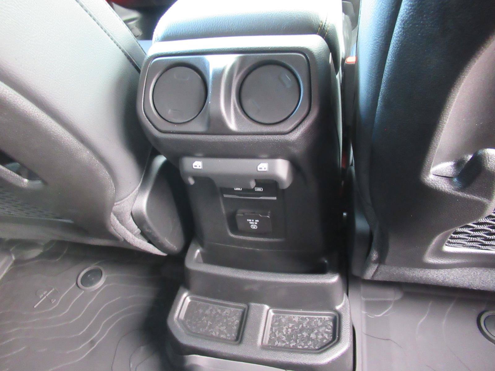 New 2026 Jeep Wrangler Unlimited Sahara w/ Whitecap Package AWD/4WD image 16