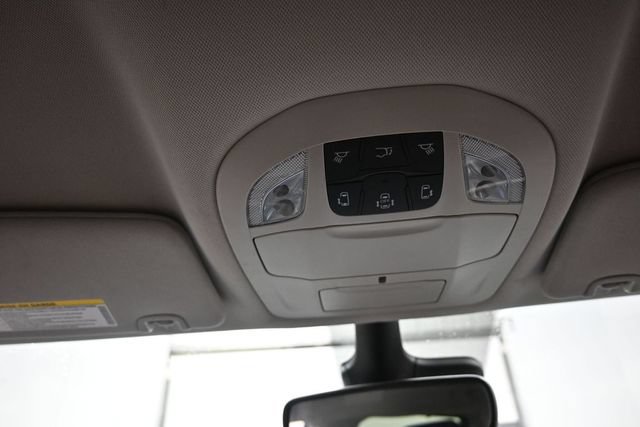 Used 2023 Chrysler Pacifica Touring-L FWD image 12
