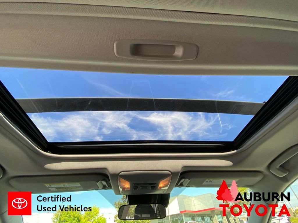Certified 2021 Toyota RAV4 XLE w/ Convenience Package AWD/4WD image 30