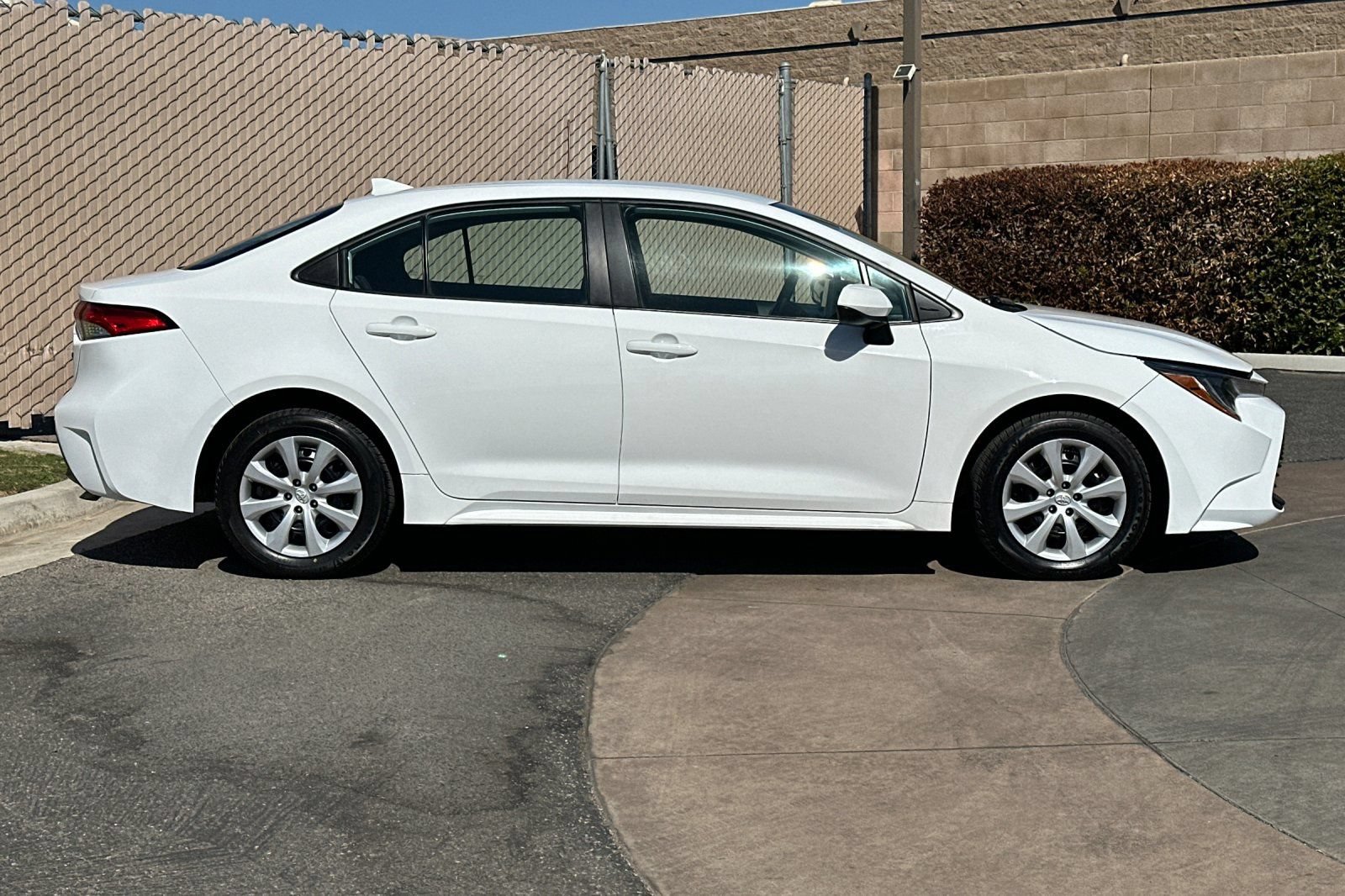 Used 2025 Toyota Corolla LE FWD image 3