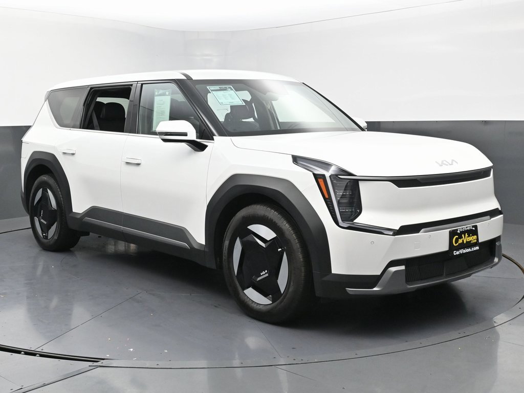 Used 2024 Kia EV9 Light Long Range image 3