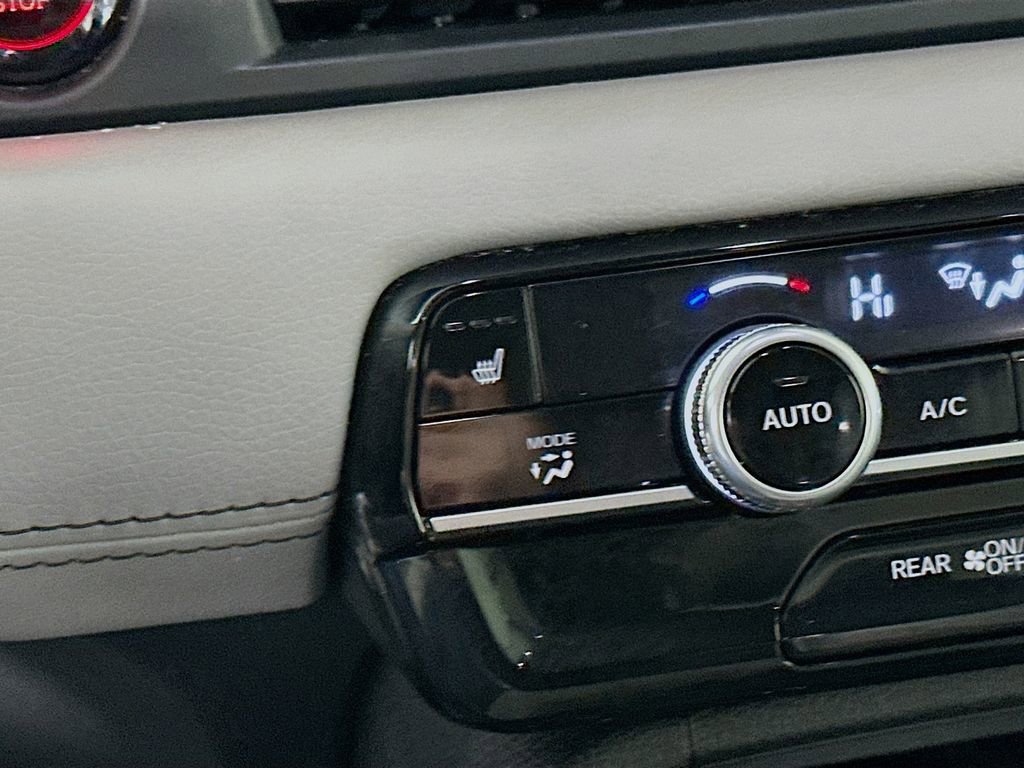 Used 2023 Honda Pilot Touring image 29