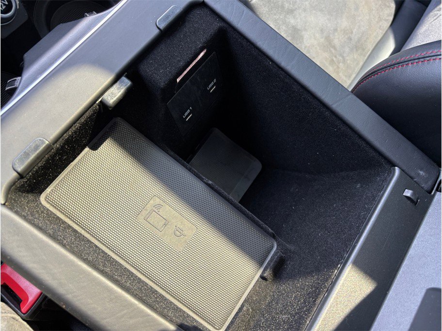 Used 2021 Porsche Cayenne GTS w/ Premium Package image 40