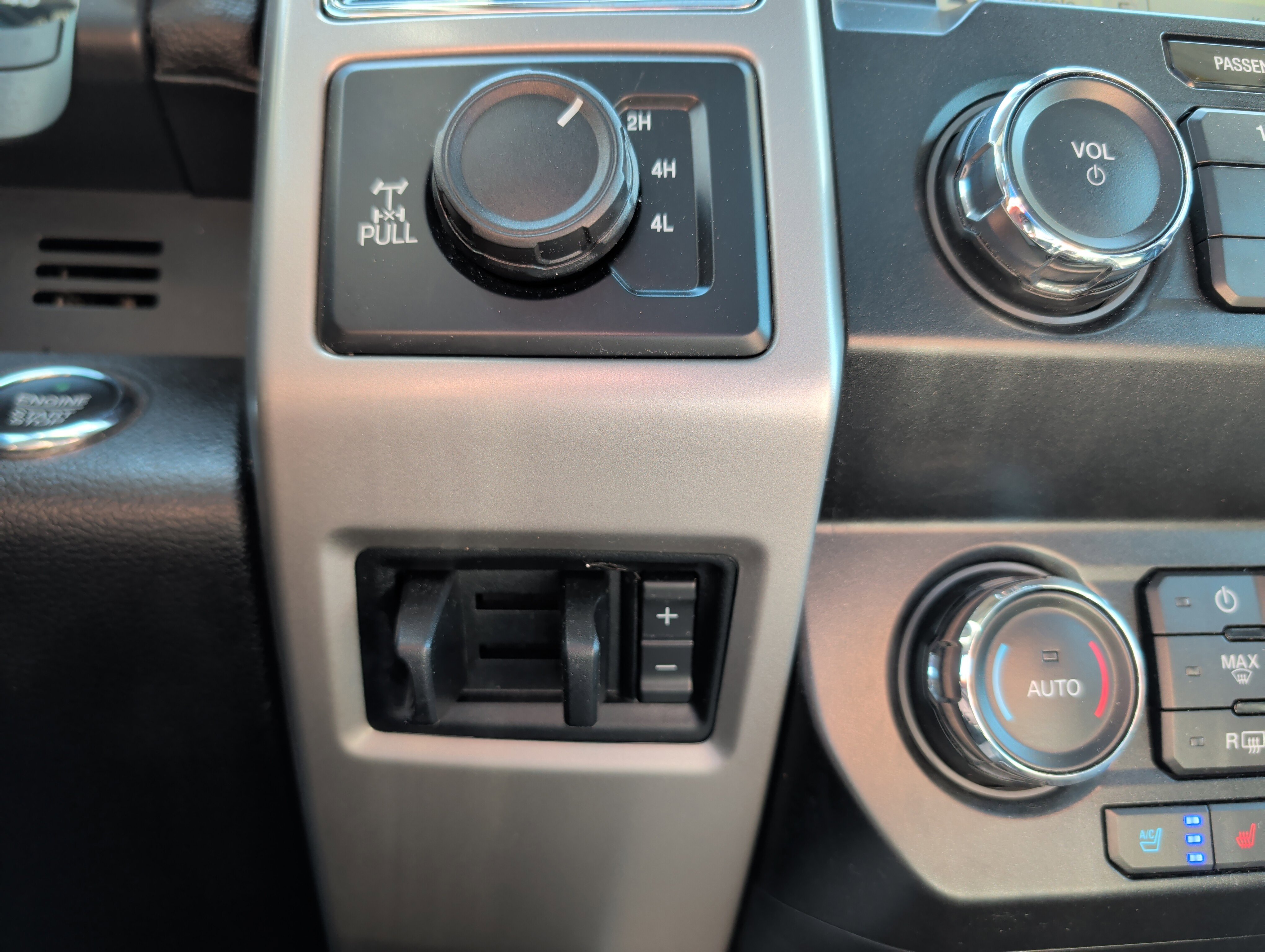 Used 2019 Ford F350 Lariat w/ Lariat Ultimate Package image 36