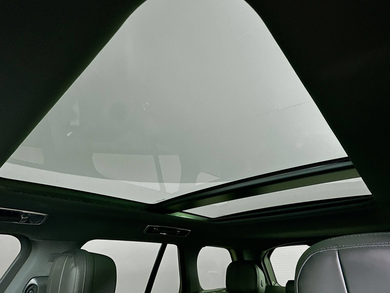 New 2026 Land Rover Range Rover SE AWD/4WD image 30