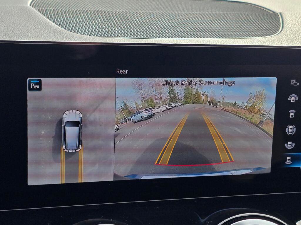 Used 2023 Mercedes-Benz GLB 250 4MATIC w/ Premium Package image 45