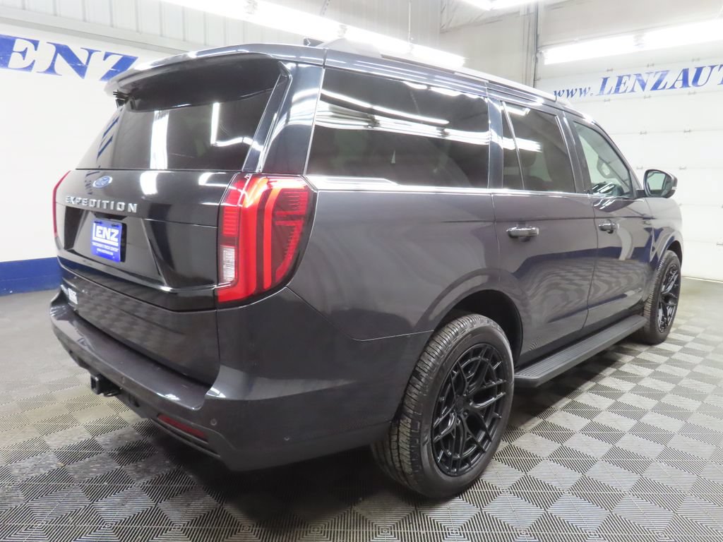Used 2025 Ford Expedition Active AWD/4WD image 5