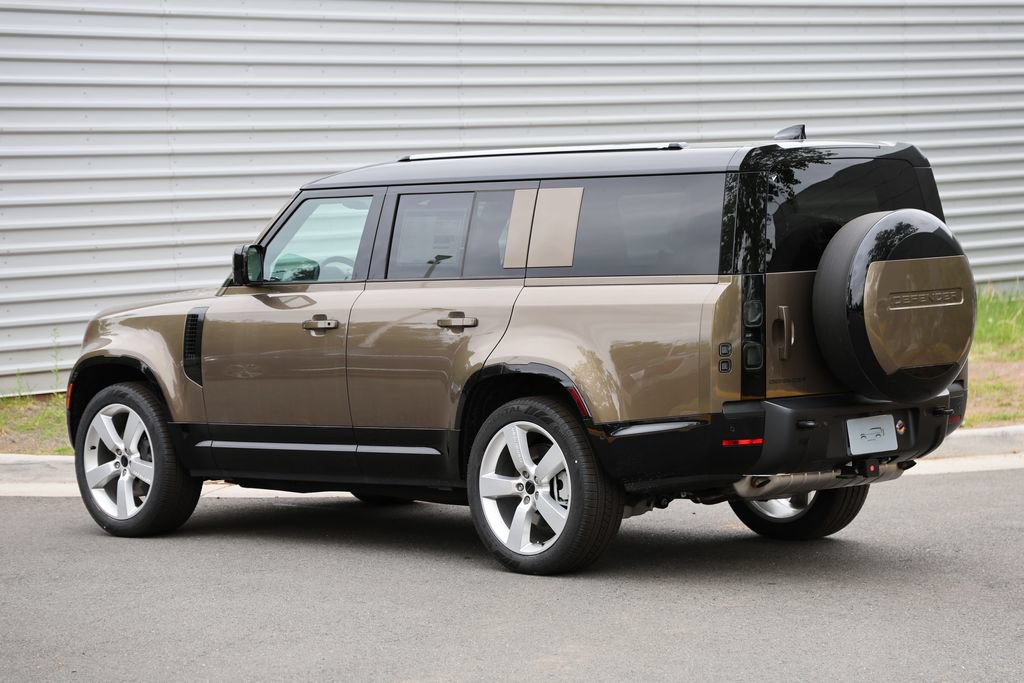 New 2026 Land Rover Defender 130 X-Dynamic SE AWD/4WD image 2