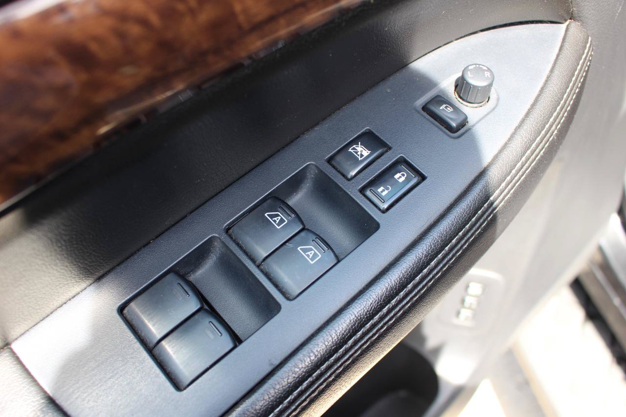 Used 2013 Nissan Armada Platinum AWD/4WD image 12