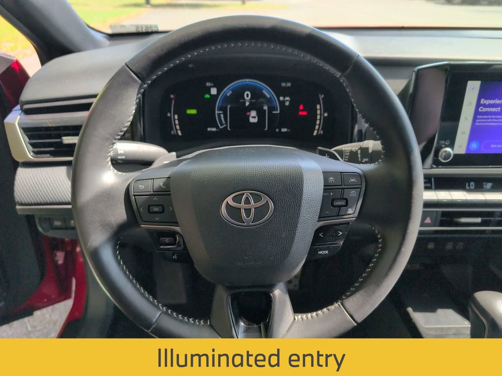 Used 2025 Toyota Camry SE image 15