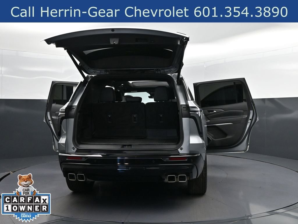 Used 2024 Chevrolet Traverse RS image 51