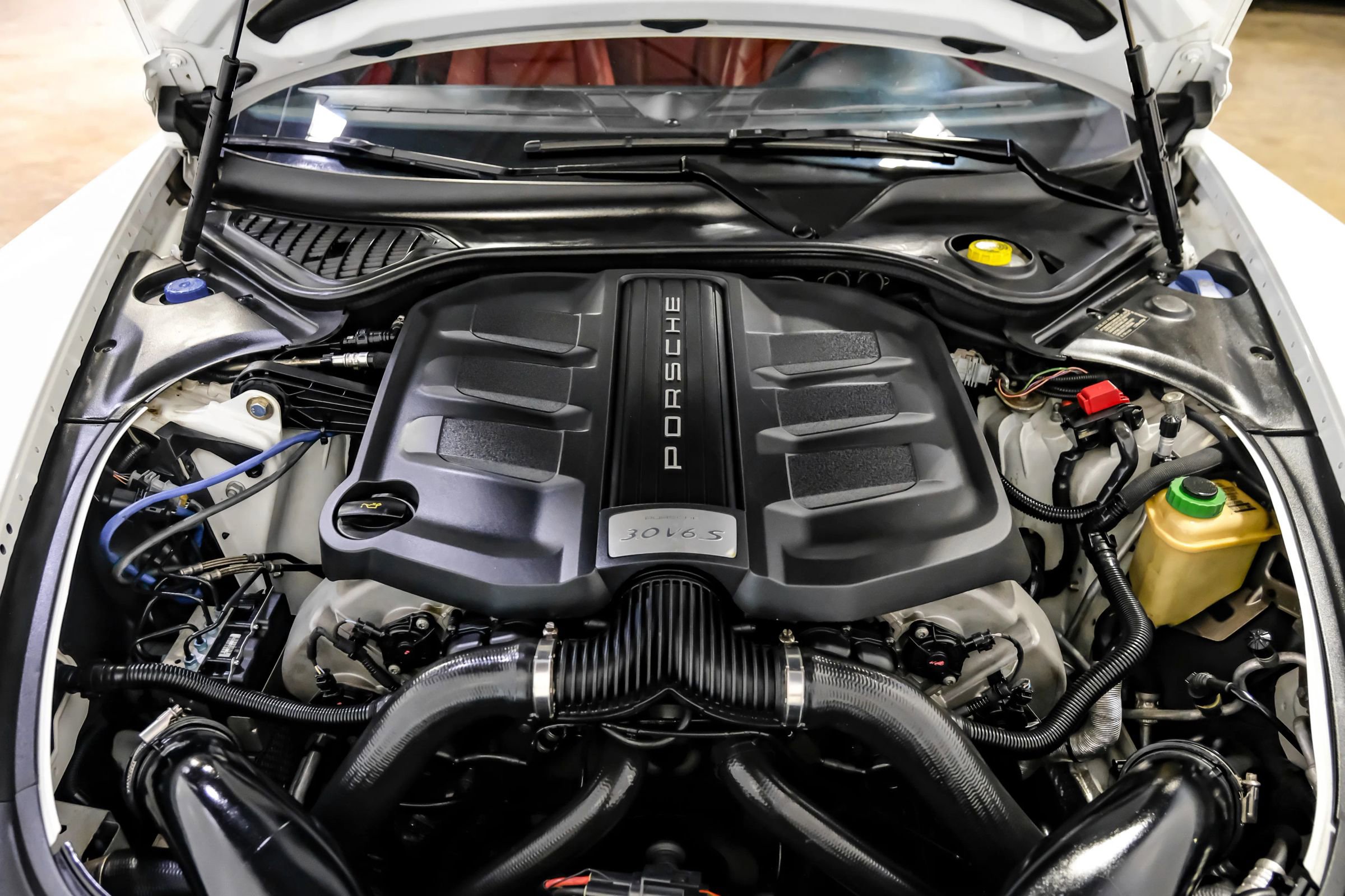 Used 2014 Porsche Panamera S image 29