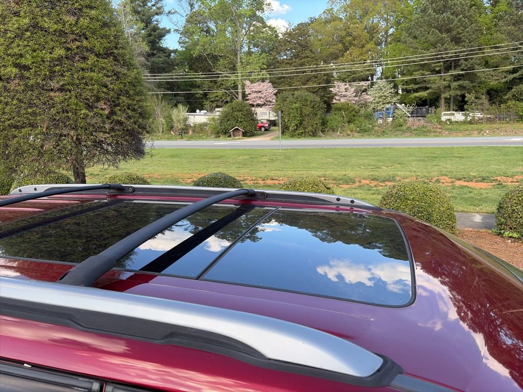 Used 2017 Ford Explorer XLT w/ Equipment Group 201A image 9