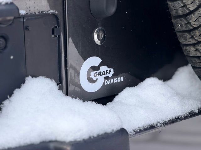 Used 2018 Jeep Wrangler Unlimited Sahara w/ Connectivity Group image 23