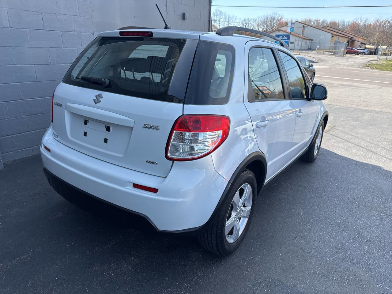 Used 2012 Suzuki SX4 Premium image 8