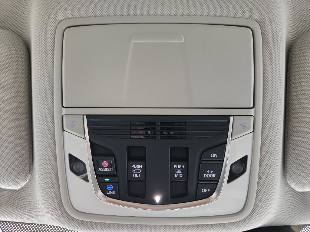 Certified 2025 Acura RDX SH-AWD w/ Technology Package image 31