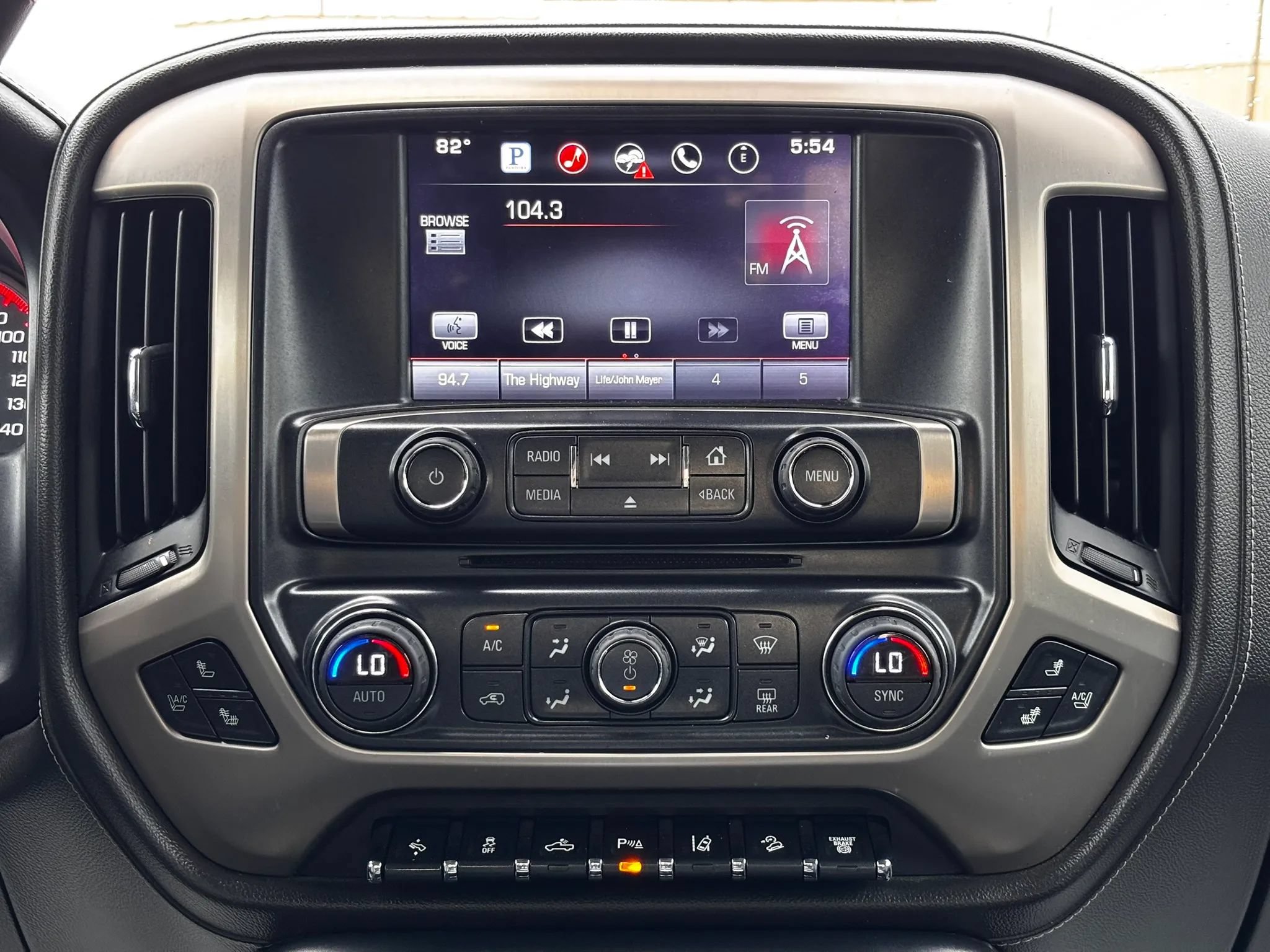 Used 2015 GMC Sierra 2500 Denali w/ Duramax Plus Package AWD/4WD image 36