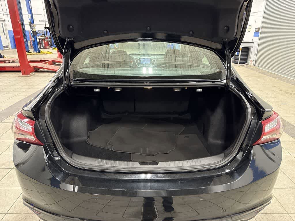 Used 2024 Chevrolet Malibu LT FWD image 11