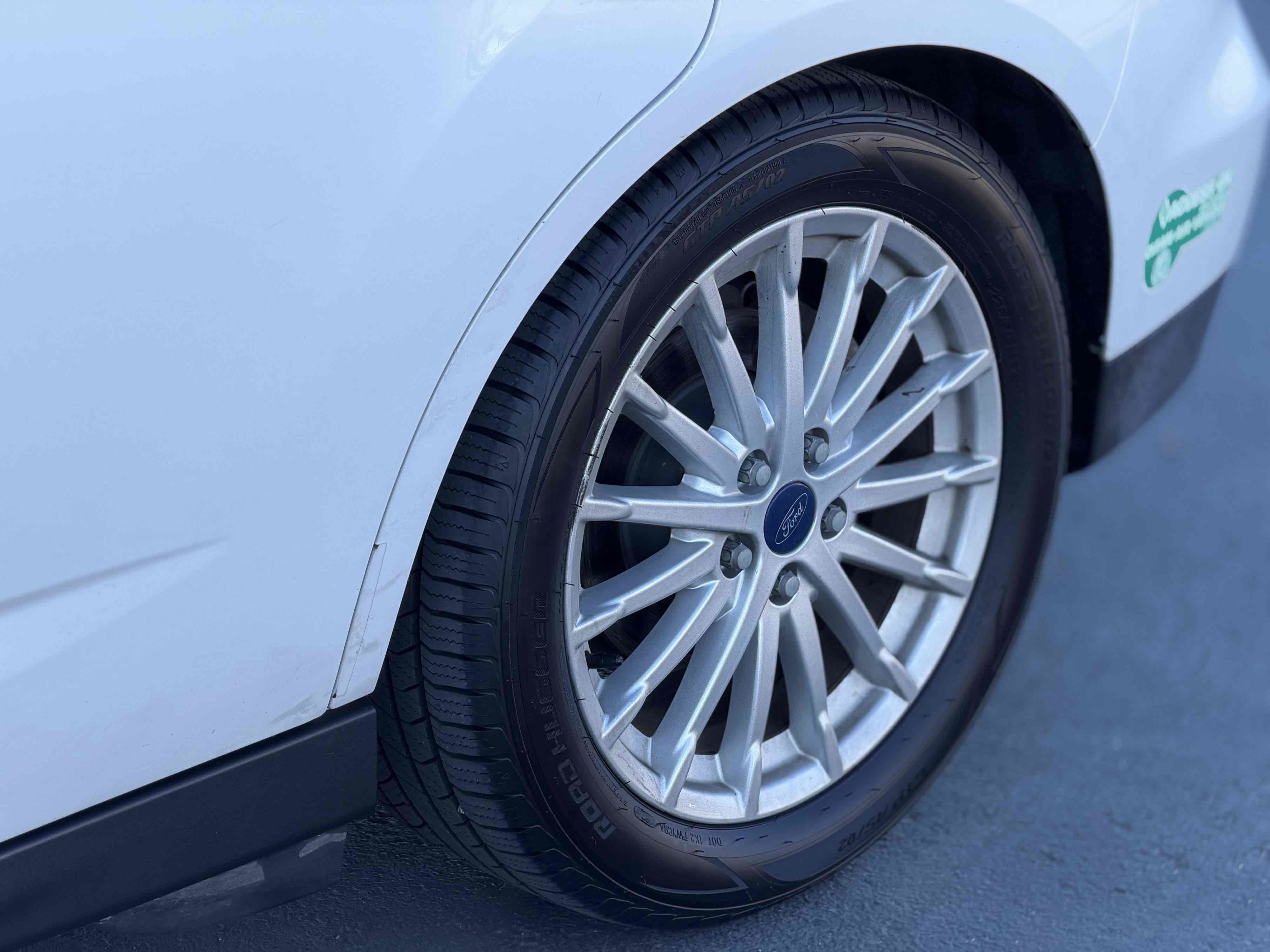 Used 2016 Ford C-MAX Energi SEL w/ Equipment Group 302A image 15