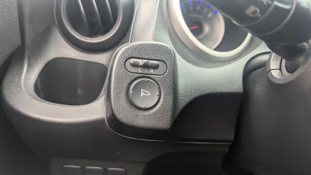 Used 2009 Honda Fit Sport image 28