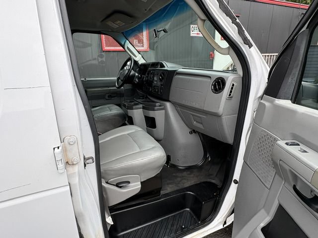 Used 2013 Ford E-250 and Econoline 250 Extended w/ Commercial Cargo Van Pkg RWD image 8