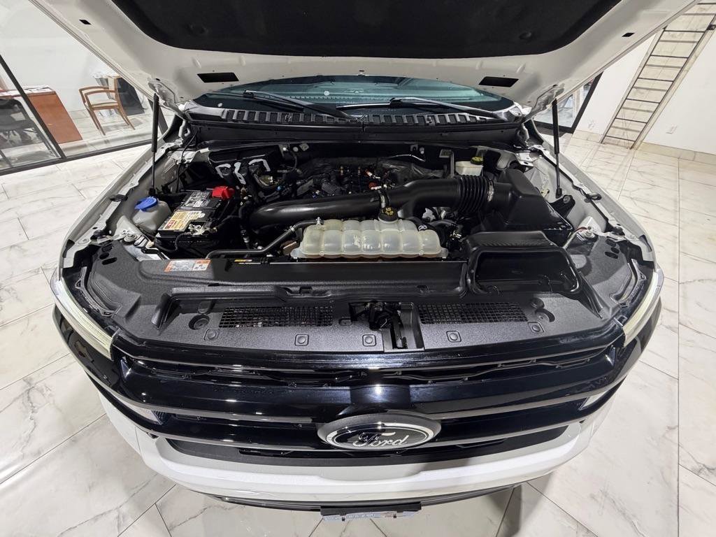 Used 2022 Ford Expedition Limited image 4