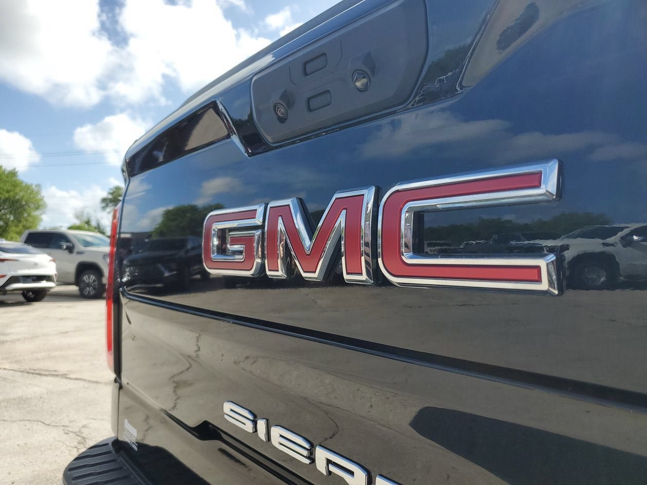 New 2026 GMC Sierra 1500 SLT w/ SLT Premium Plus Package AWD/4WD image 7
