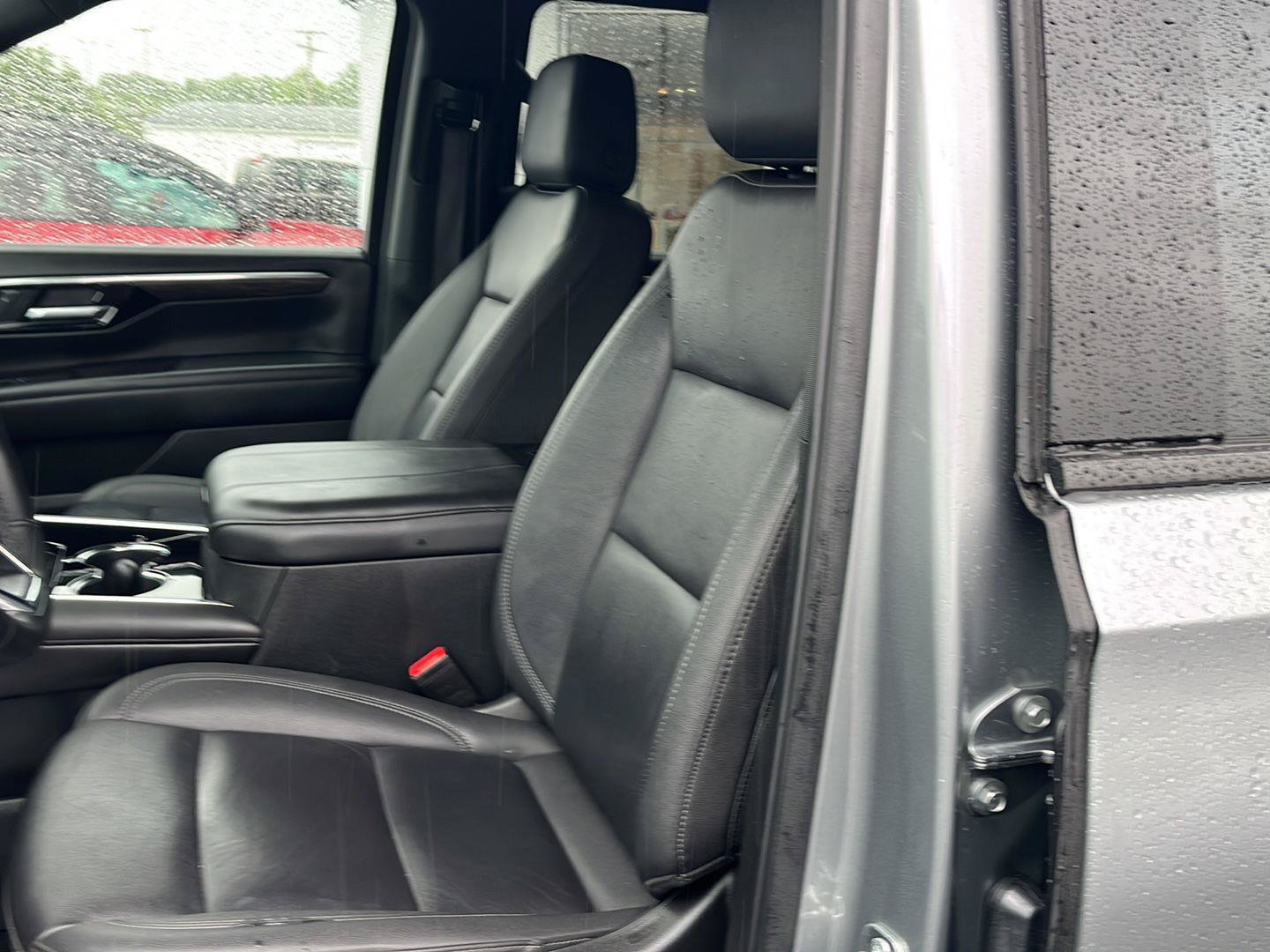 Used 2025 Chevrolet Suburban Z71 AWD/4WD image 20