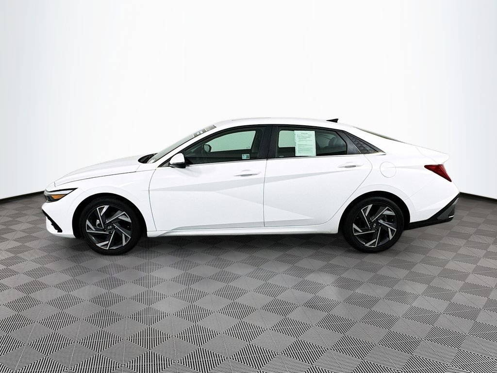 Certified 2025 Hyundai Elantra Limited image 8