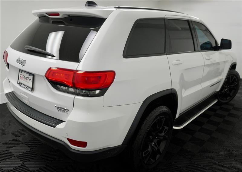Used 2017 Jeep Grand Cherokee Laredo image 7