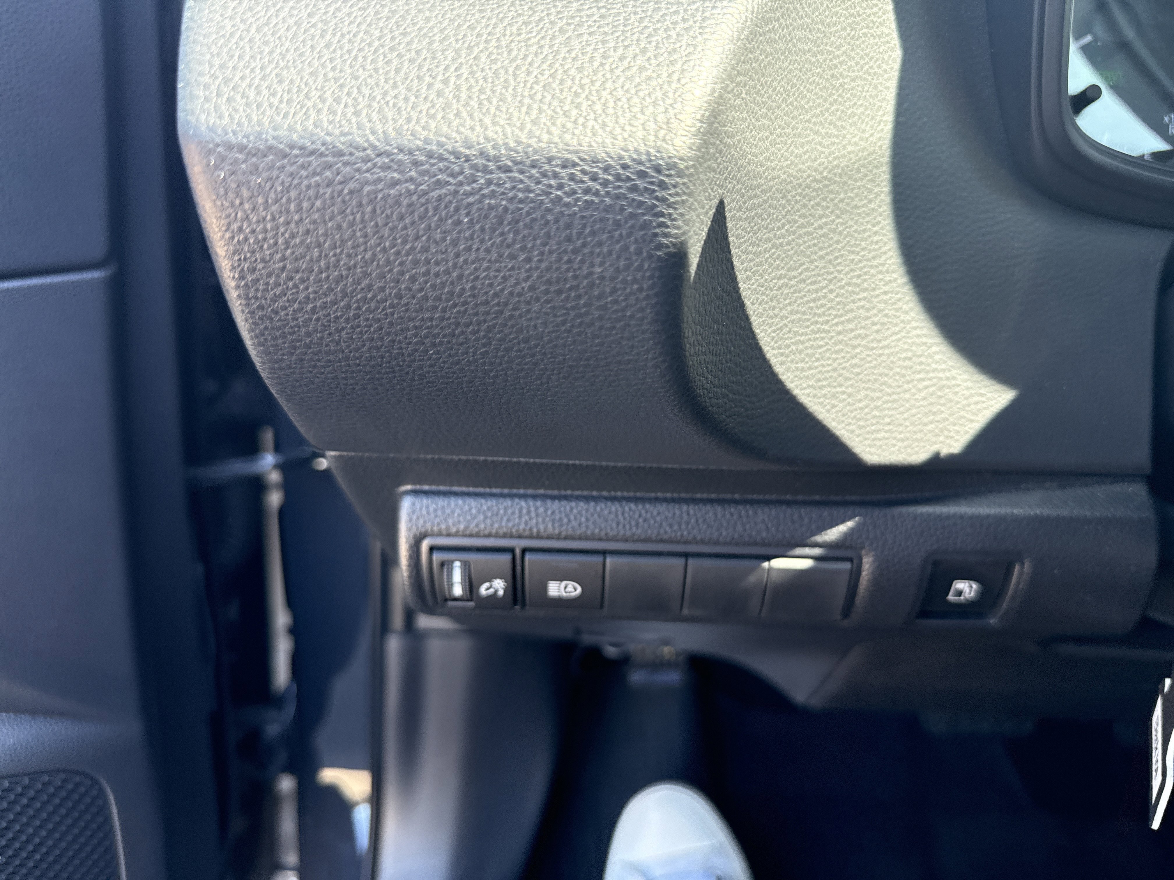 Used 2025 Toyota Corolla LE image 17