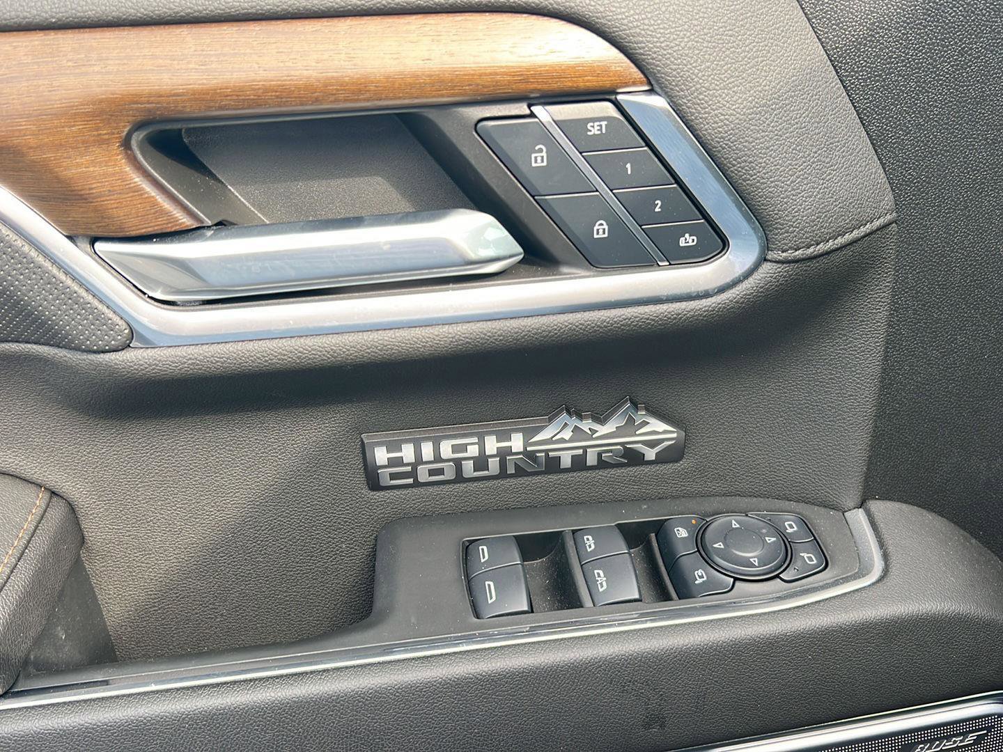Used 2024 Chevrolet Silverado 1500 High Country w/ High Country Premium Package image 35