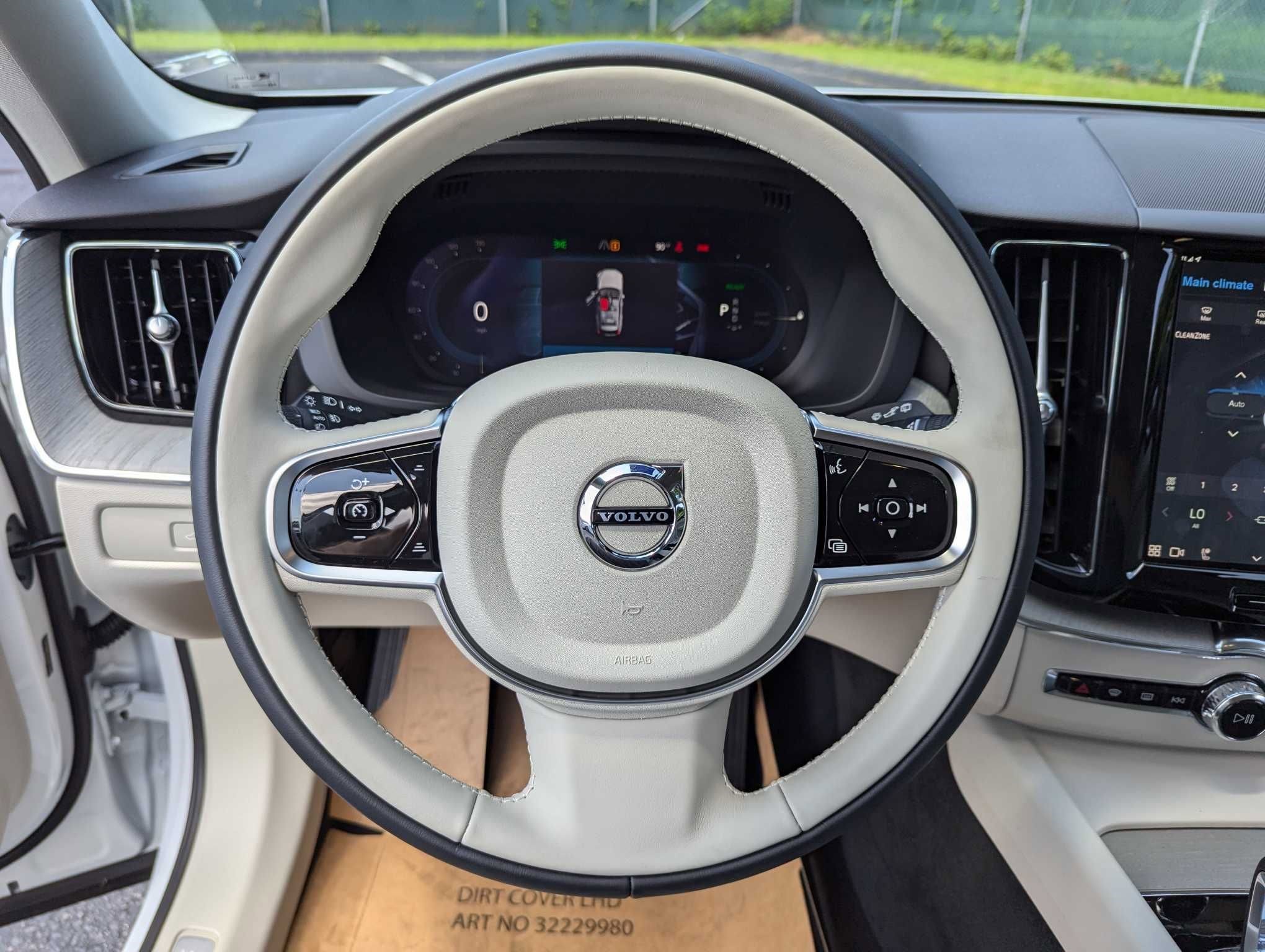 New 2025 Volvo XC60 T8 Plus w/ Protection Package Premier image 10