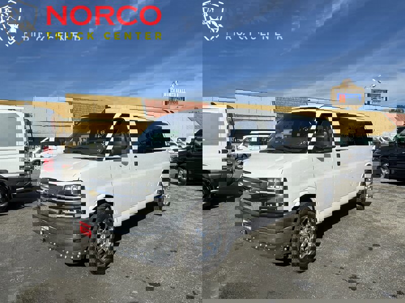 Used 2020 Chevrolet Express 3500 LT w/ LT Preferred Equipment Group image 6