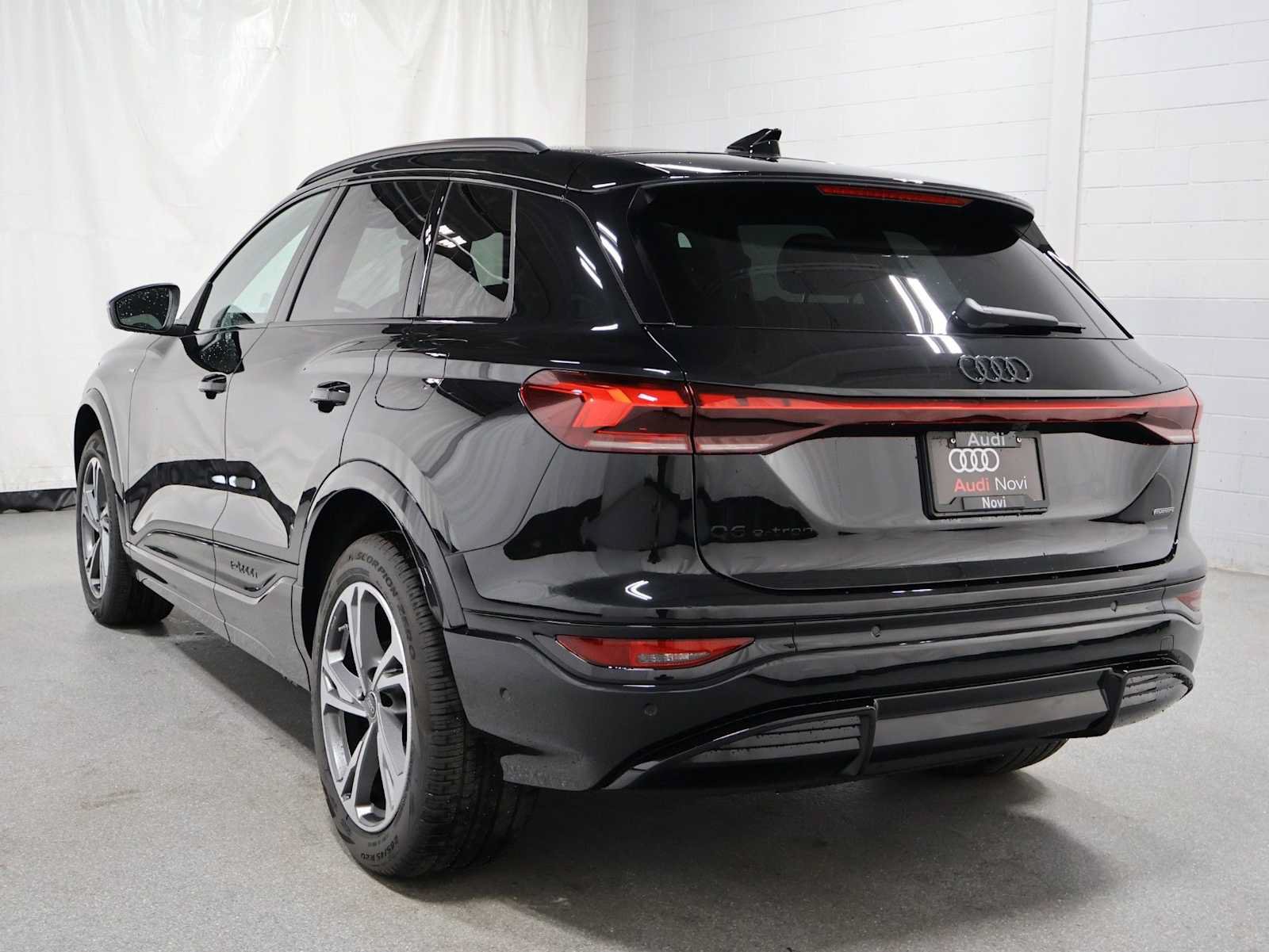 New 2027 Audi Q6 e-tron Premium Plus AWD/4WD image 3