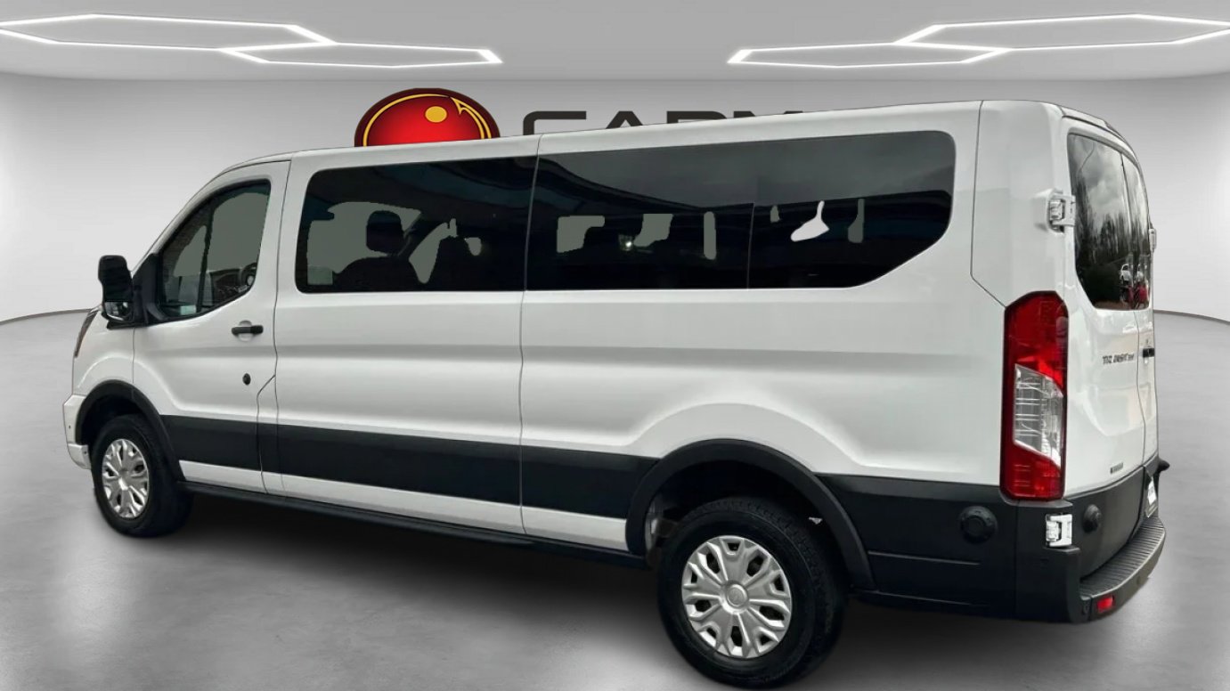 Used 2024 Ford Transit 350 XLT RWD image 3
