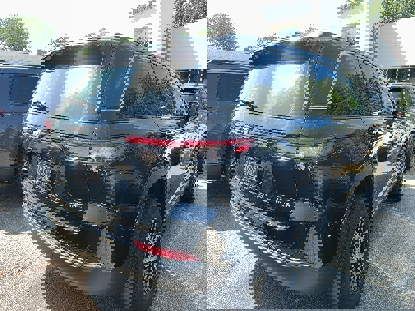 New 2025 Jeep Grand Cherokee Limited w/ Luxury Tech Group II image 3