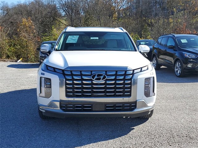 Used 2024 Hyundai Palisade Calligraphy image 2
