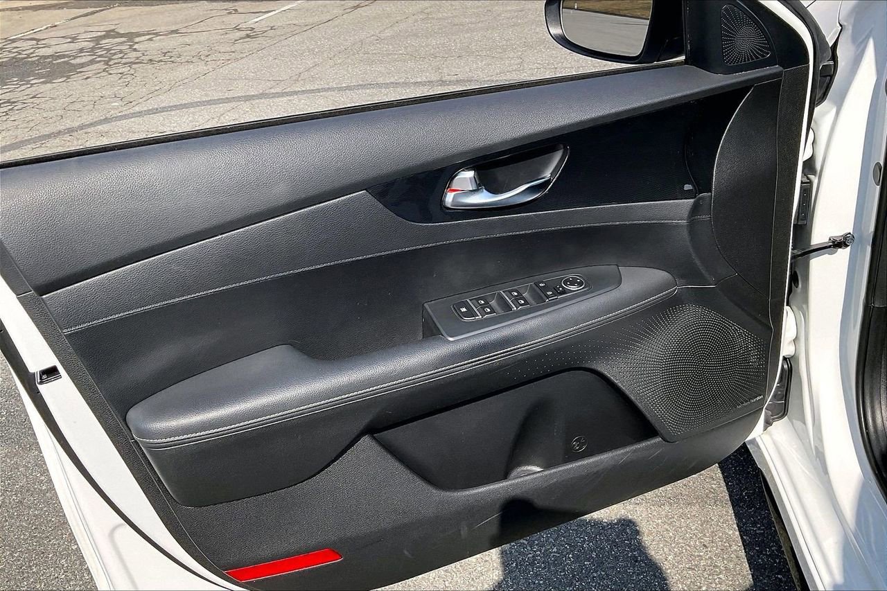 Used 2023 Kia Forte GT-Line w/ GT-Line Premium Package image 28