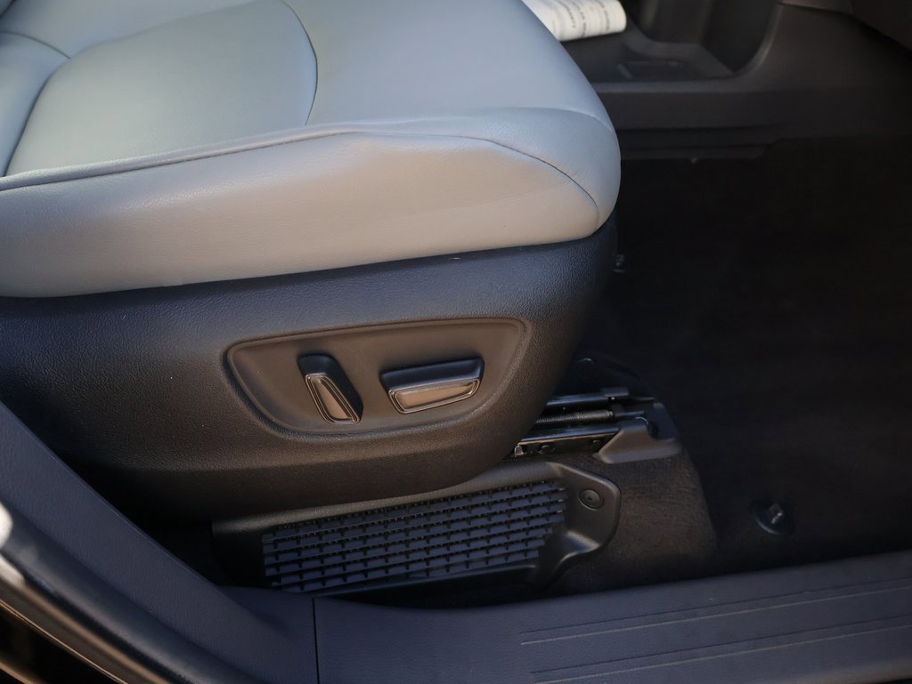 Used 2024 Toyota Sienna XLE image 9