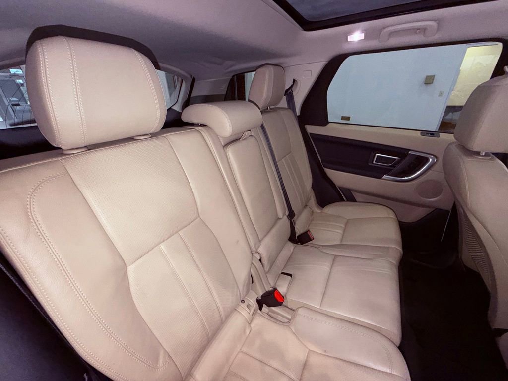 Used 2016 Land Rover Discovery Sport HSE image 14