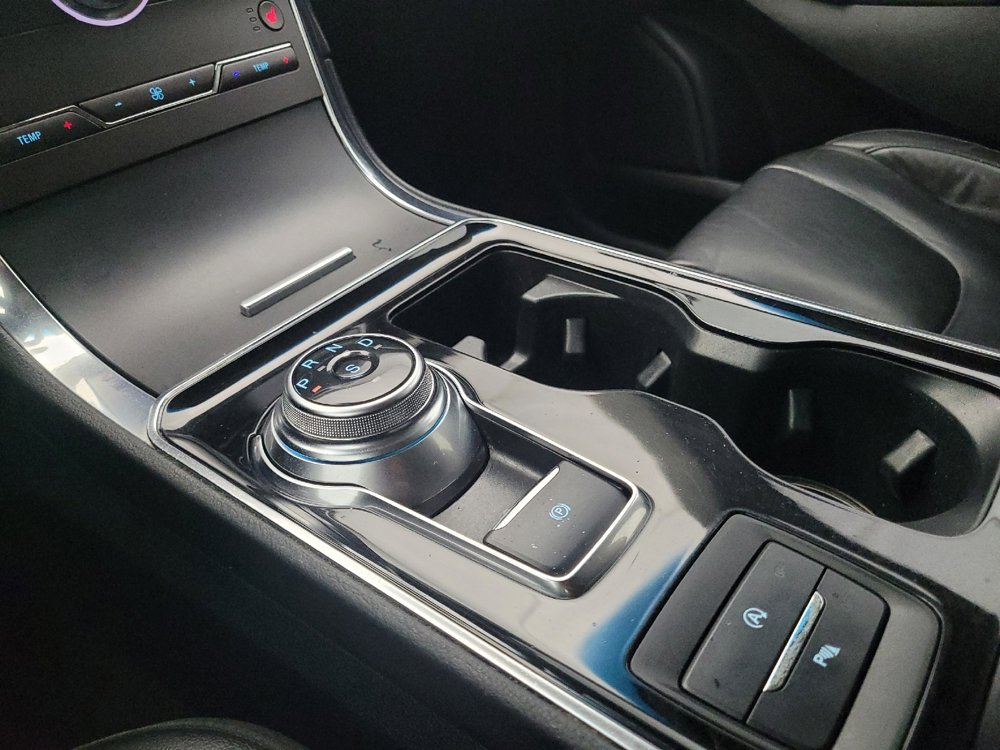 Used 2020 Ford Edge Titanium image 26