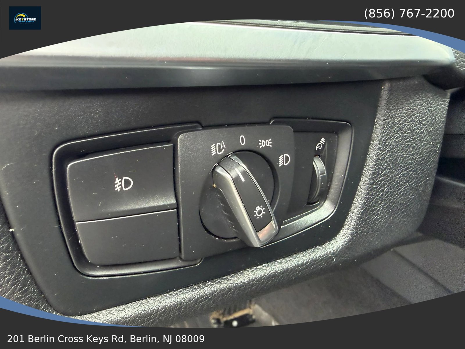 Used 2014 BMW 320i xDrive Sedan AWD/4WD image 28