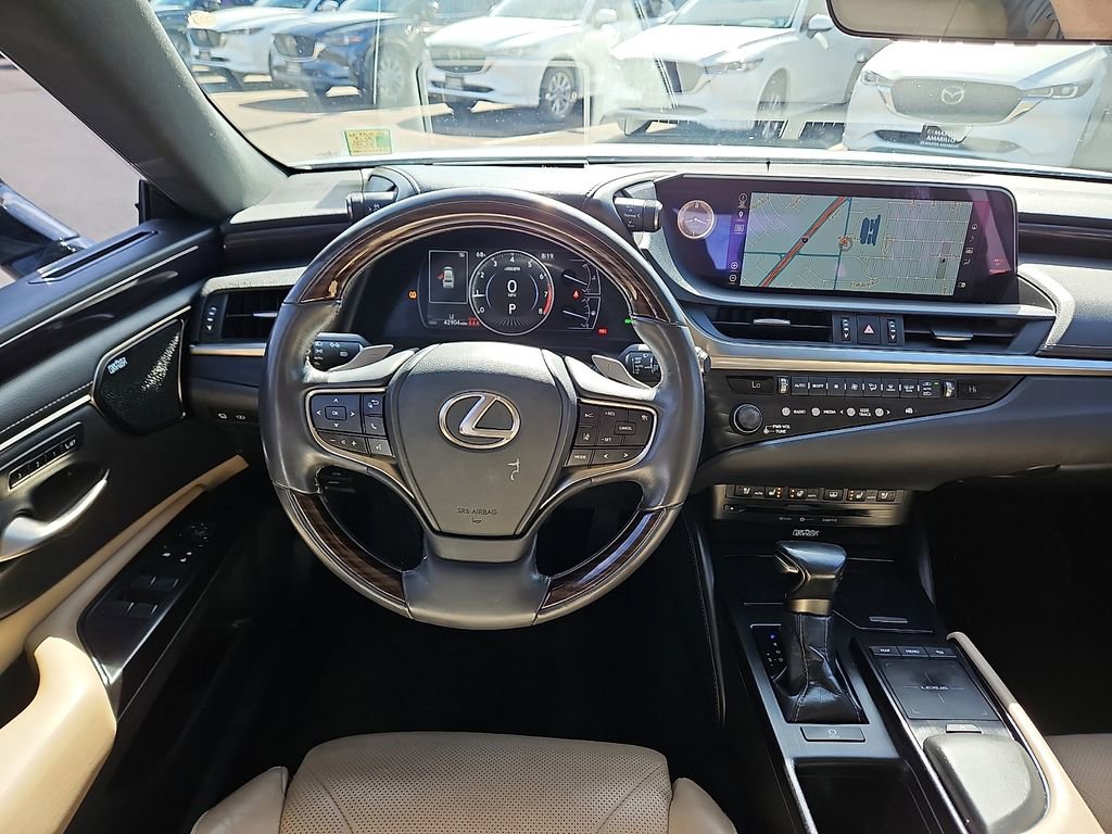 Used 2019 Lexus ES 350 Ultra Luxury w/ Accessory Package image 9