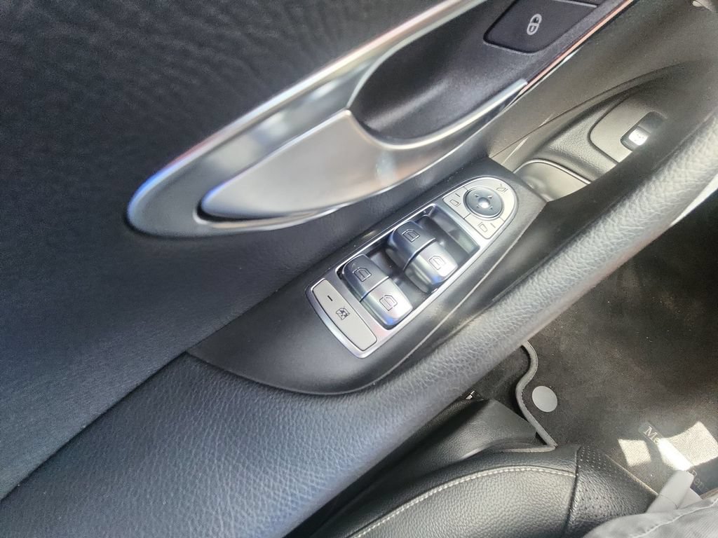 Used 2018 Mercedes-Benz E 300 image 17
