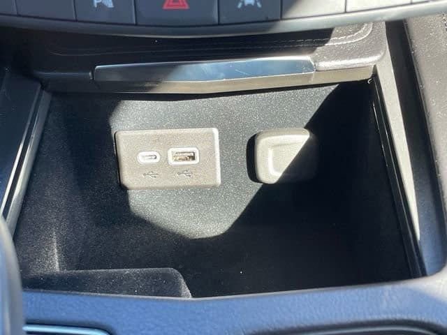 Used 2025 Cadillac XT4 Sport image 18