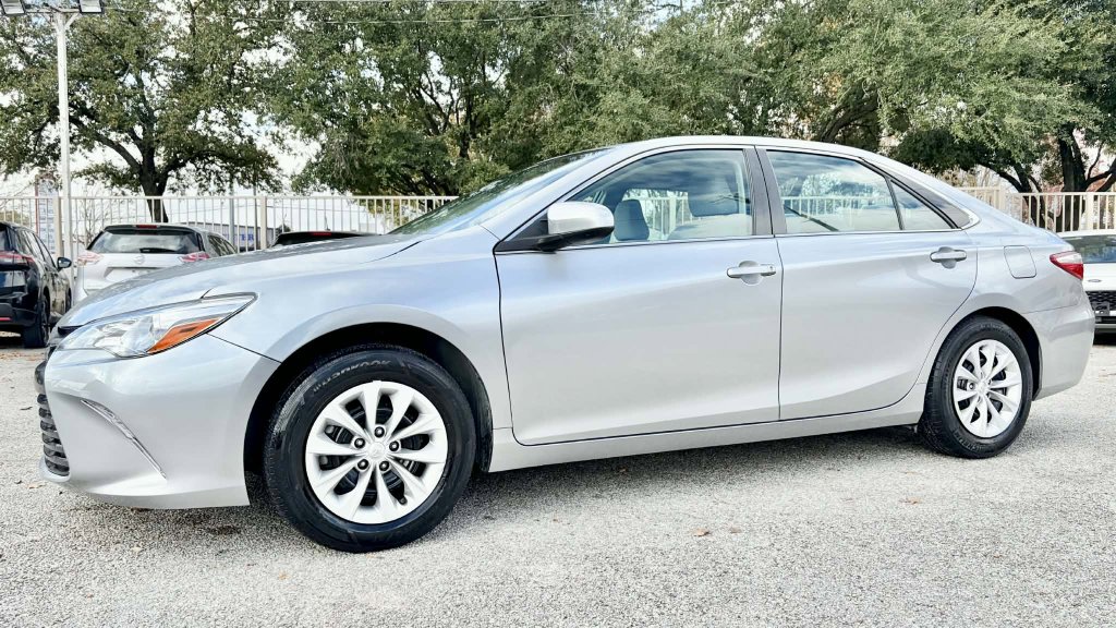 Used 2016 Toyota Camry LE